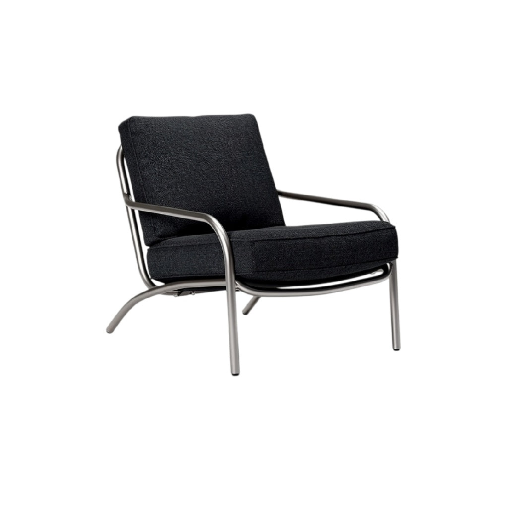 **Fauteuil moderne en métal et tissu noir : design épuré et confort optimisé**